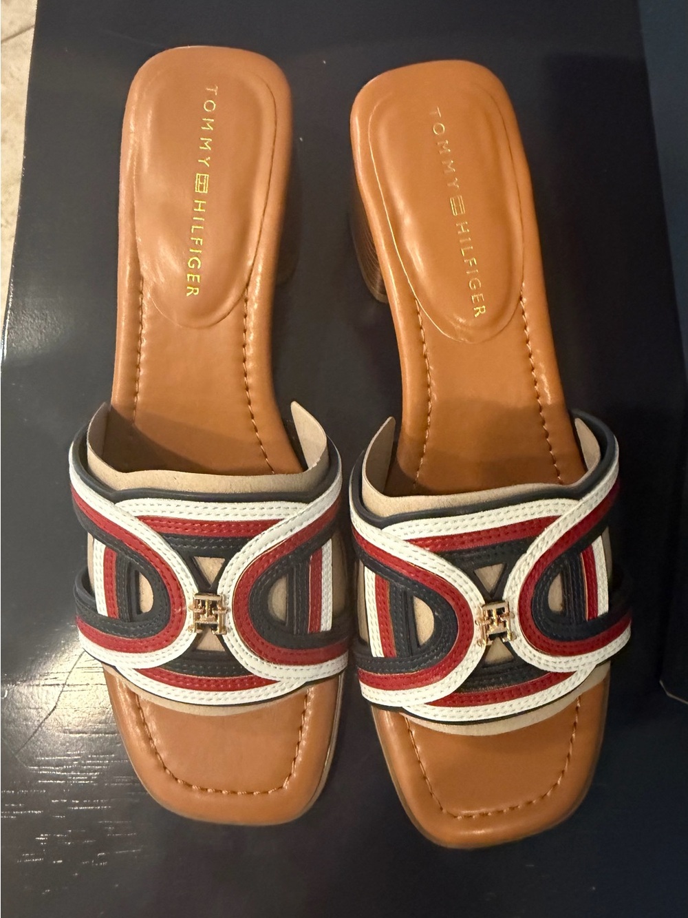 NWT-Tommy Hilfiger
Women's Marica Block Heel Slide Sandal size 9